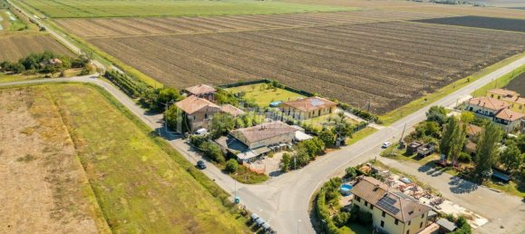 5 rooms House in Medicina, Italy No. 120788 12