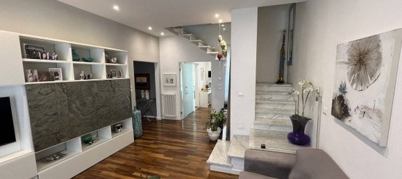 Дом с 3 спальнями в Виареджо, Италия № 10048 29