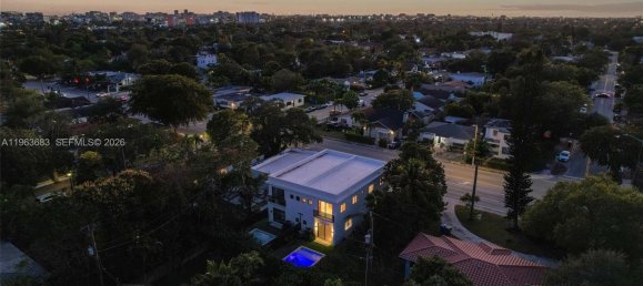 4 bedrooms Duplex for sale in Miami, Miami-Dade, Florida, USA № 614430 2