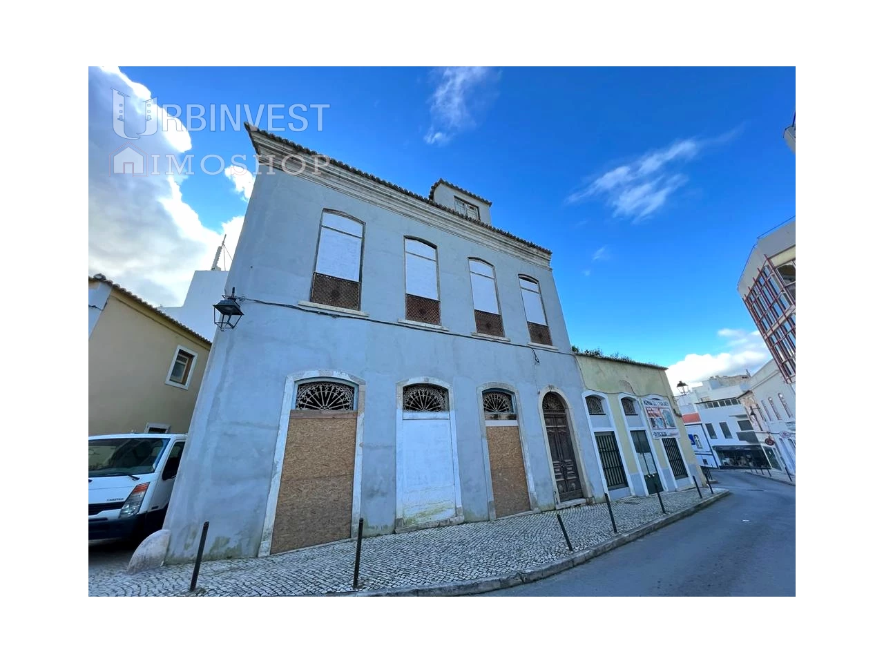 Bâtiment à Portimao, Portugal 681m² No. 133618