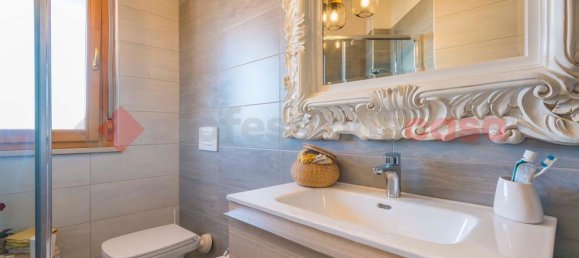 Квартира с 2 комнатами в Рим, Италия № 234446 11