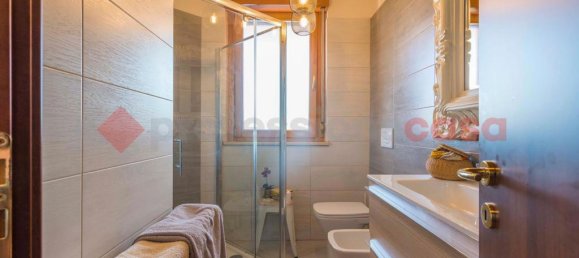 Квартира с 2 комнатами в Рим, Италия № 234446 10