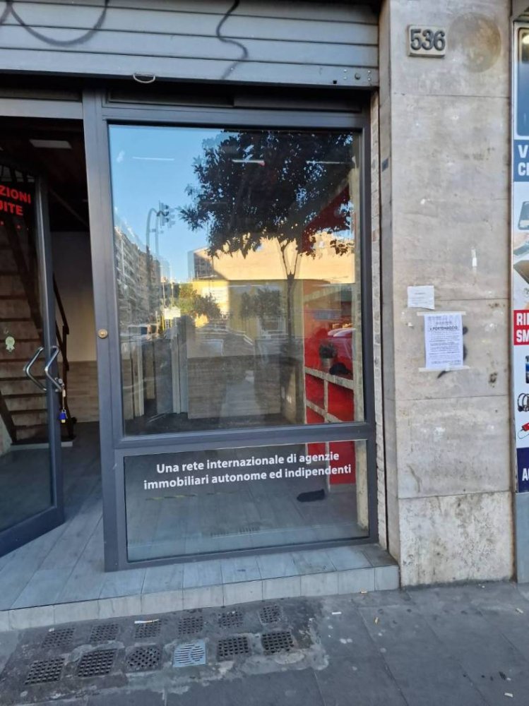 3-Zimmer Gewerbliche Immobilie in Rome, Italy, Nr. 111507