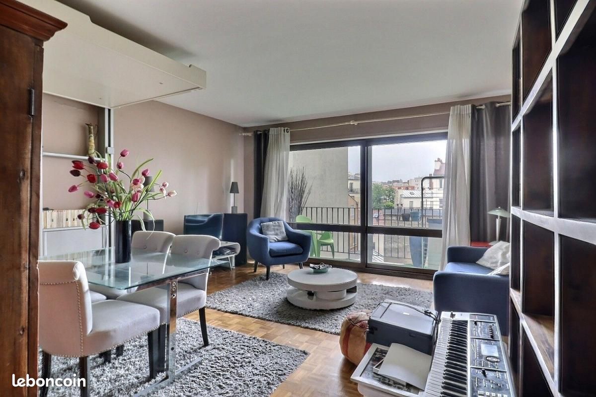 2 bedrooms Apartment in Paris, France No. 188892