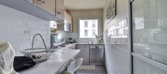 2 bedrooms Apartment in Paris, France No. 188892 4