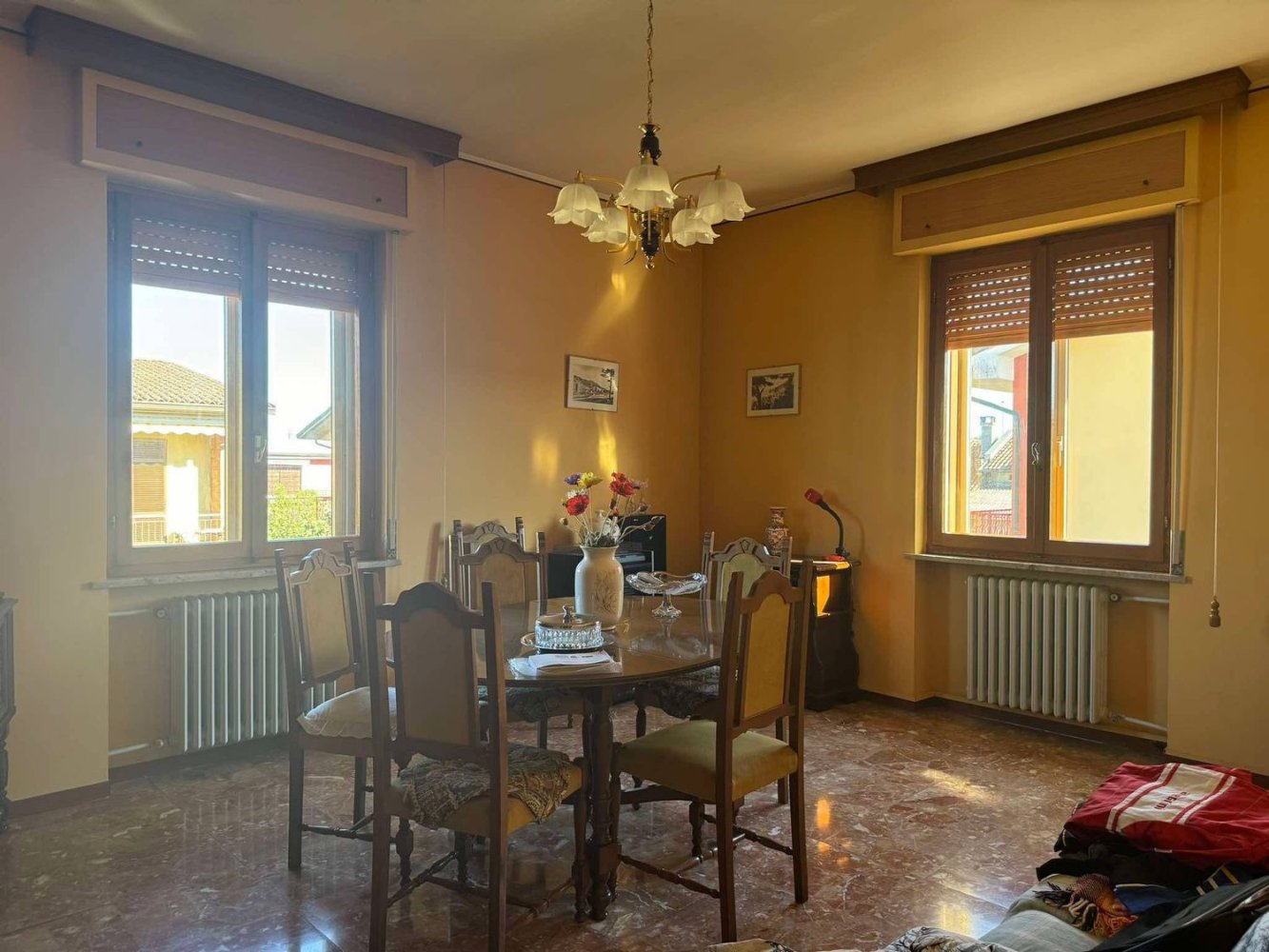 4 Schlafzimmer Haus in Mede, Italy, Nr. 360874