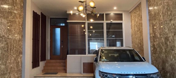 3 bedrooms House in Watthana, Thailand No. 9382 17