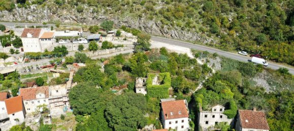 1070m² Hotel in Kotor, Montenegro No. 256 3