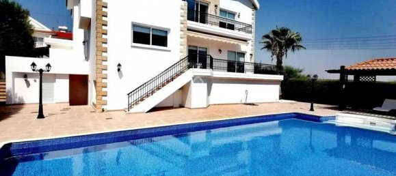 5 bedrooms Commercial property in Mesa Geitonia, Cyprus No. 19121 2