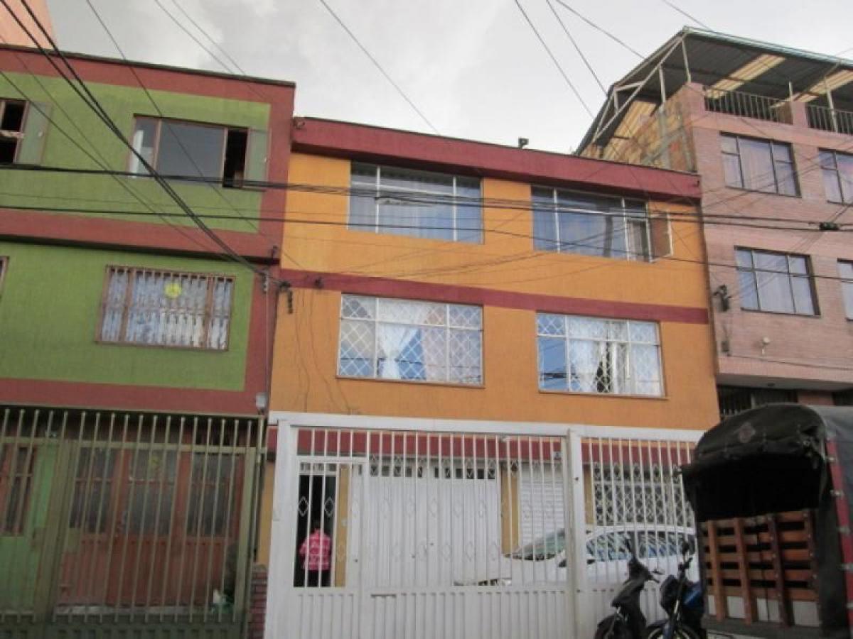 10 bedrooms House in Bogota, Colombia No. 9710