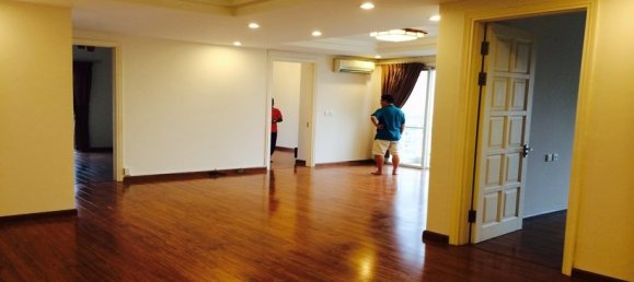 3 bedrooms Apartment in Tay Ho, Vietnam No. 15657 2