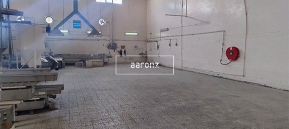 418.1m² Warehouse in Al Quoz, UAE No. 56802 8