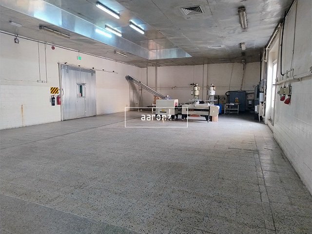 418.1m² Warehouse in Al Quoz, UAE No. 56802