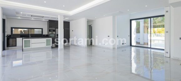 4 bedrooms House in Quarteira, Portugal No. 139087 8