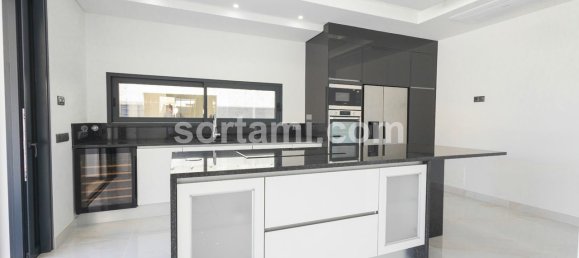 4 bedrooms House in Quarteira, Portugal No. 139087 12