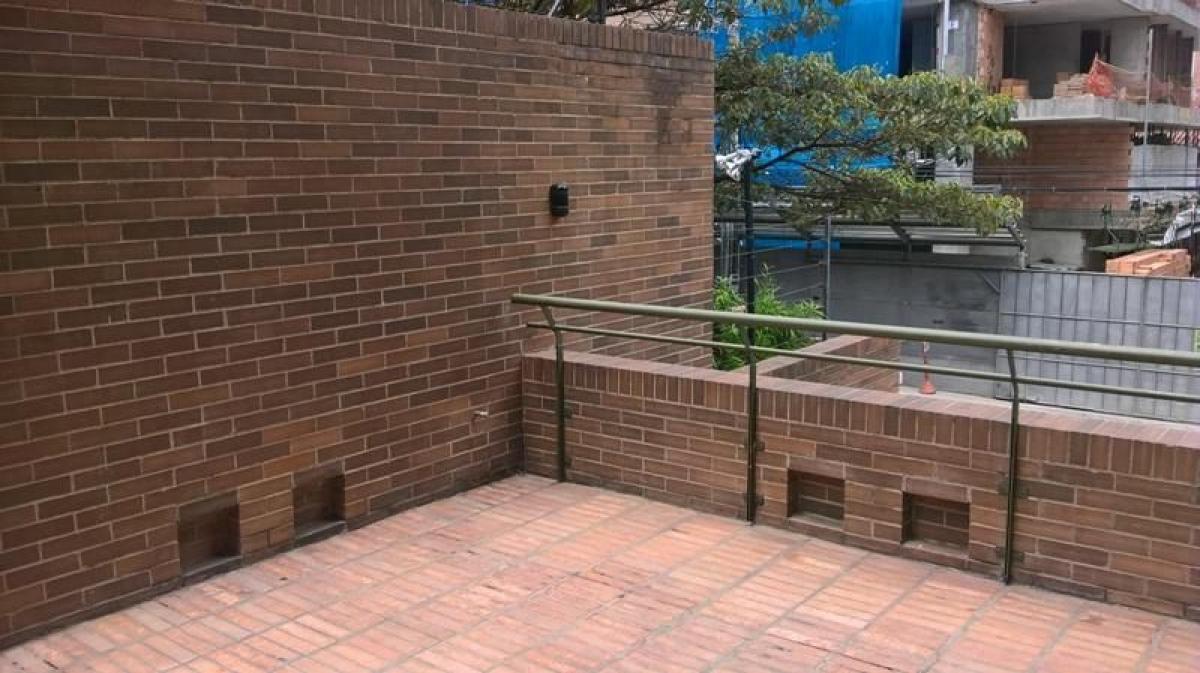 2 bedrooms House in Bogota, Colombia No. 9780