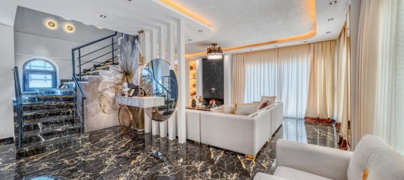 Villa de 5+1 en Kargicak, Turkey No. 27962 10