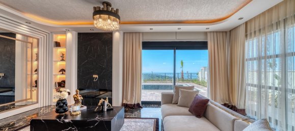 Villa de 5+1 en Kargicak, Turkey No. 27962 3