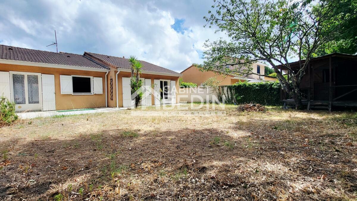 Casa de 3 dormitorios en Merignac, France No. 278754