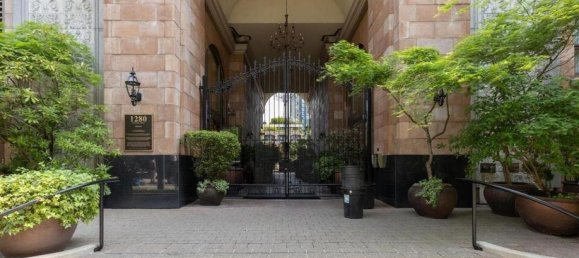 3 bedrooms Condo in British Columbia, Canada No. 1282 3