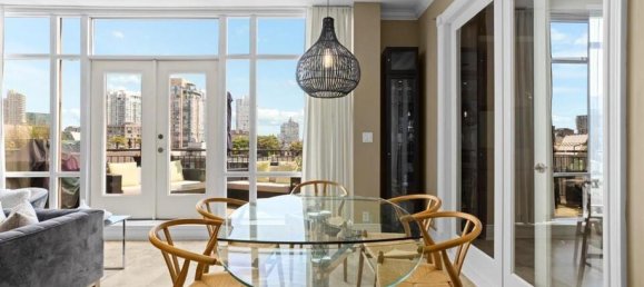 3 bedrooms Condo in British Columbia, Canada No. 1282 6