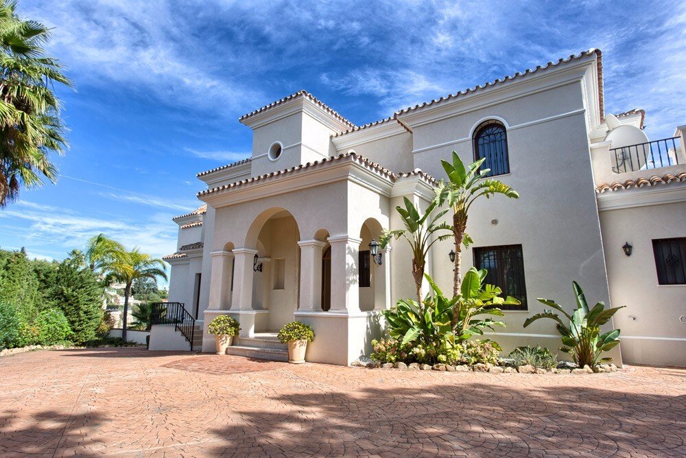 Коммерческая недвижимость с 6 спальнями в Бенахавис, Испания № 43643