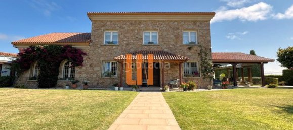 4 bedrooms House in Culleredo, Spain No. 170470 2