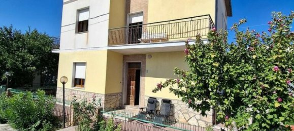 Вилла с 3 спальнями в Фоссальто, Италия № 127017 12