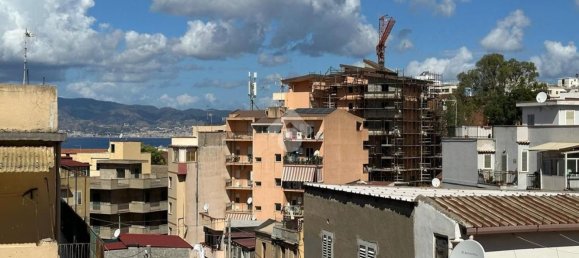 Apartamento de 4 habitaciónes en Reggio Calabria, Italy No. 284292 24