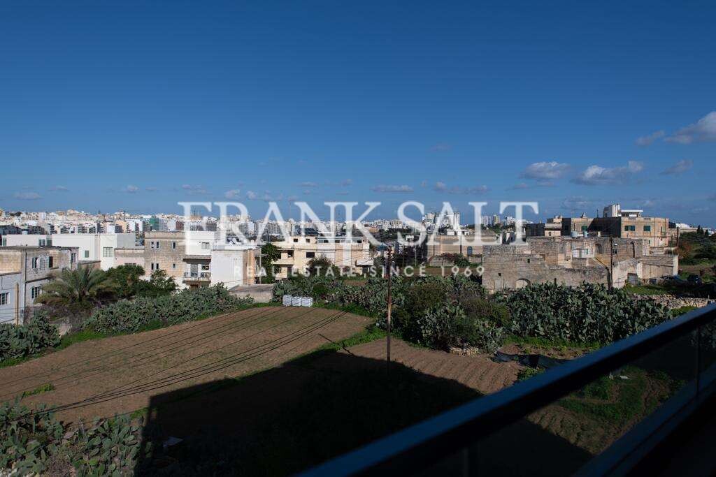 2 bedrooms Apartment in Ta' Xbiex, Malta No. 9400