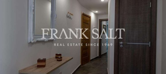 2 bedrooms Apartment in Ta' Xbiex, Malta No. 9400 13