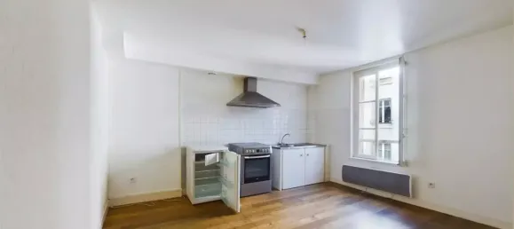 2 bedrooms Apartment in Troyes, France No. 47671 5