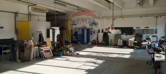 مستودع في Assago, Italy 250متر مربع رقم 88198 8