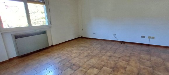 4-salle Appartement à Casteggio, Italy No. 309084 6