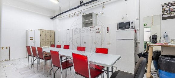 Склад 372м² в Селорику ди Башту, Португалия № 37493 17