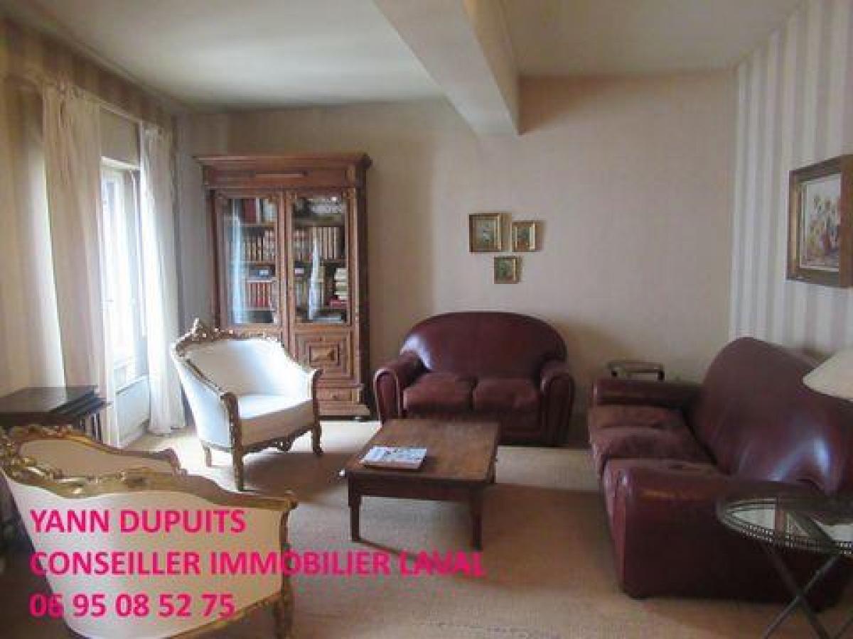 Кондоминиум  с 4 спальнями в Лаваль, Франция № 33463