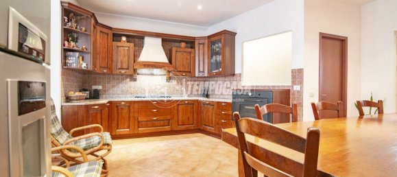 4-salle Appartement à Milan, Italy No. 242372 10