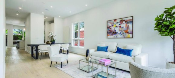 5 bedrooms House in Toronto, Canada No. 491 4