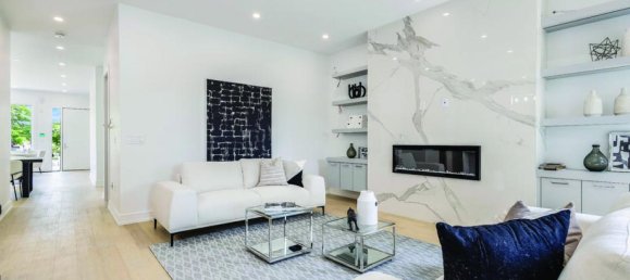 5 bedrooms House in Toronto, Canada No. 491 10