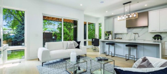 5 bedrooms House in Toronto, Canada No. 491 11