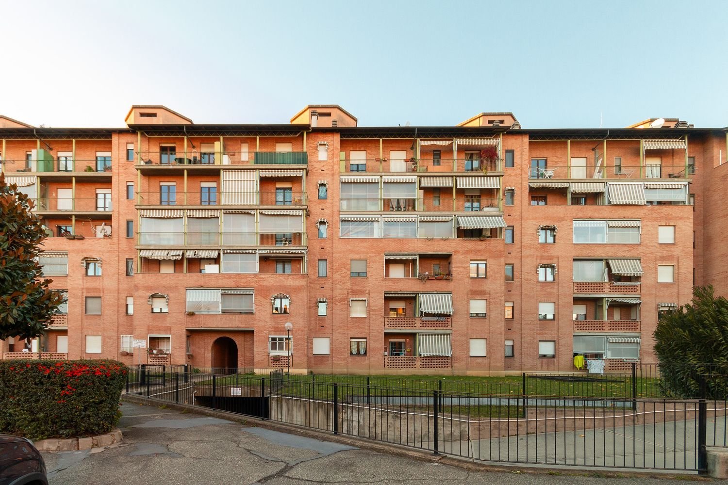 Apartamento de 3 habitaciónes en Grugliasco, Italy No. 129385