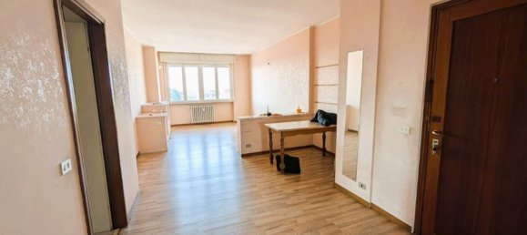 Apartamento de 4 habitaciónes en Novara, Italy No. 228012 6