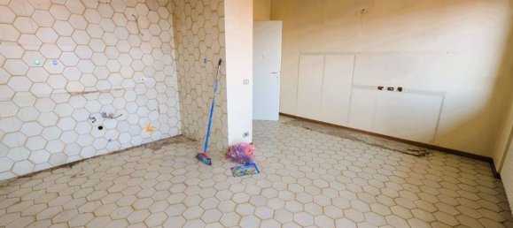 Apartamento de 4 habitaciónes en Novara, Italy No. 228012 17