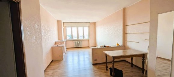 Apartamento de 4 habitaciónes en Novara, Italy No. 228012 11
