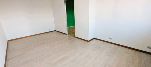 Apartamento de 4 habitaciónes en Novara, Italy No. 228012 27