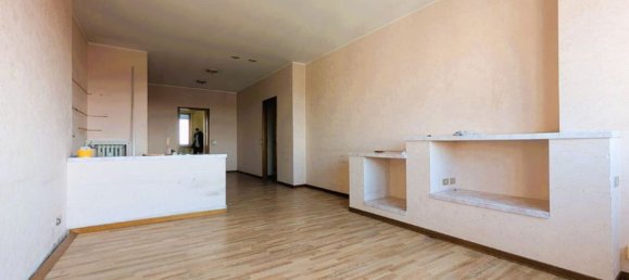 Apartamento de 4 habitaciónes en Novara, Italy No. 228012 10