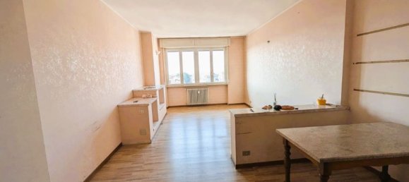 Apartamento de 4 habitaciónes en Novara, Italy No. 228012 7