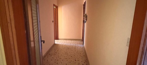 Квартира с 6 комнатами в Сан Джованни ла Пунта, Италия № 224065 3