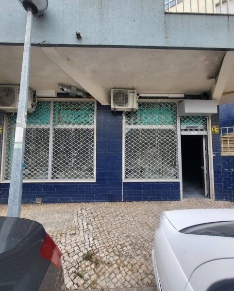 83m² Commercial property in Loures, Portugal No. 294008