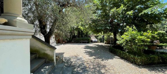 5 bedrooms Villa in Florence, Italy No. 167729 9